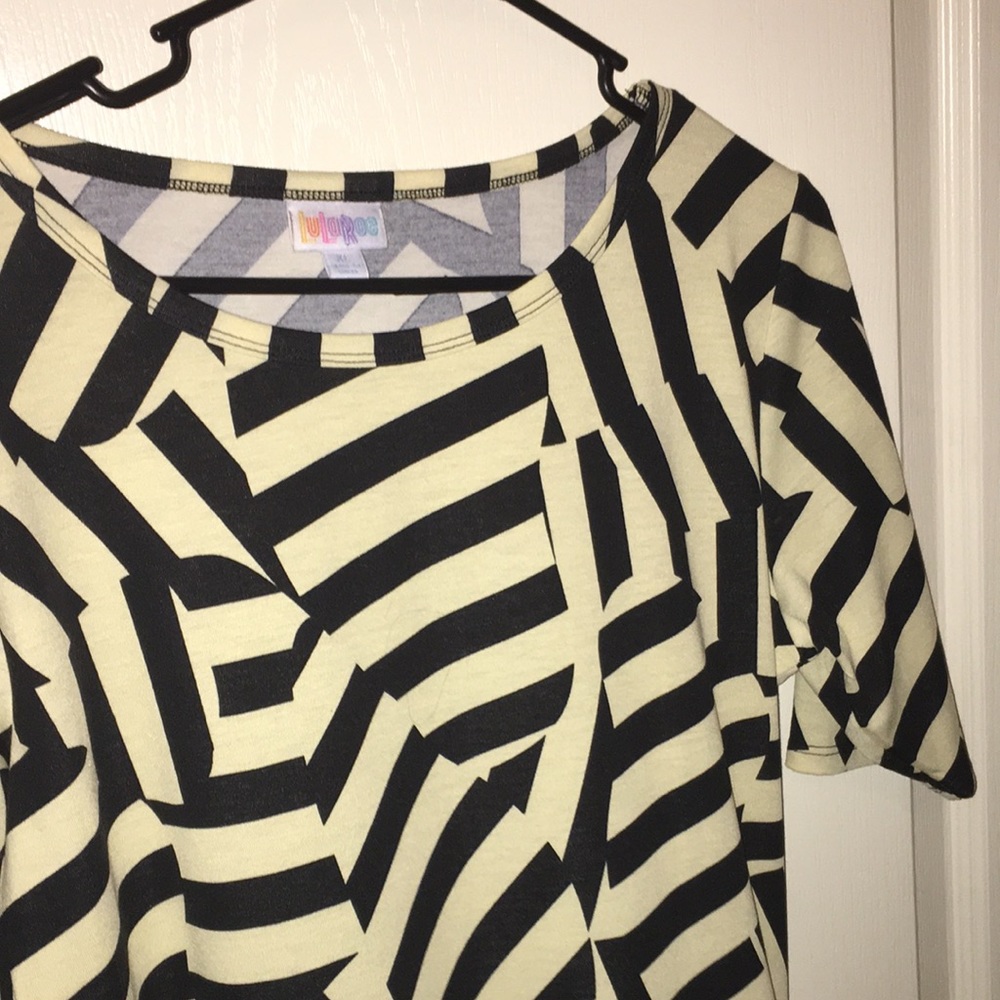LULA ROE XL EXCELLENT CONDITION COMFY AND LIGHT WEIGHT